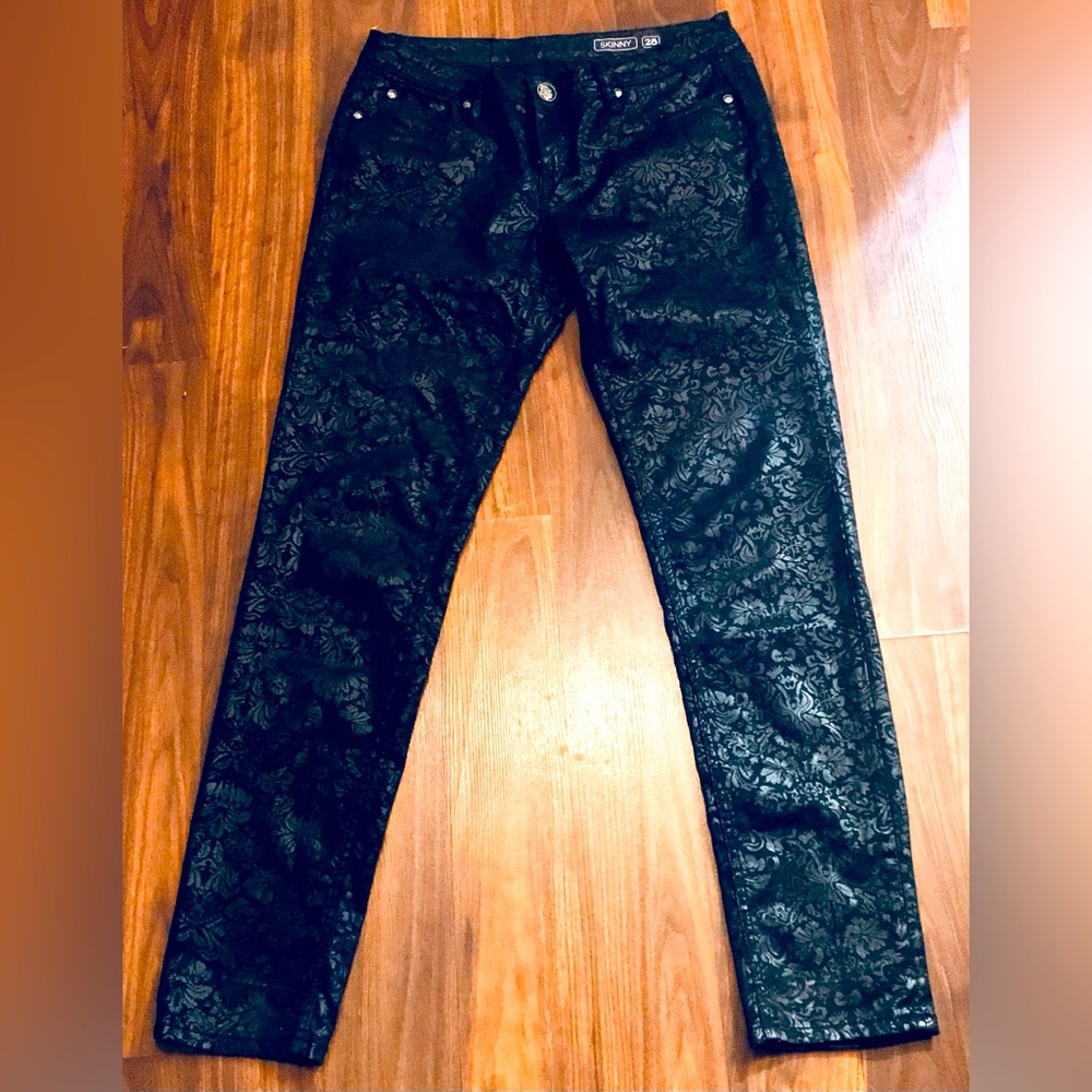 Grace in LA Womens Pants Skinny Sz 28 Black 5 Five Pocket Floral Pattern